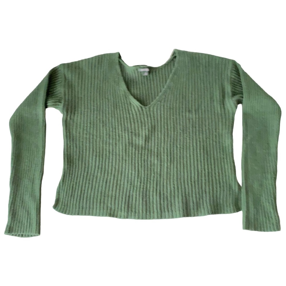Cropped ribbed green v-neck sweater, size XL